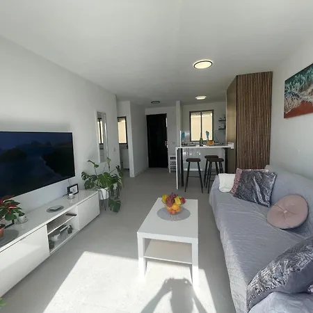 Royal View - Playa De Americas Апартаменты *